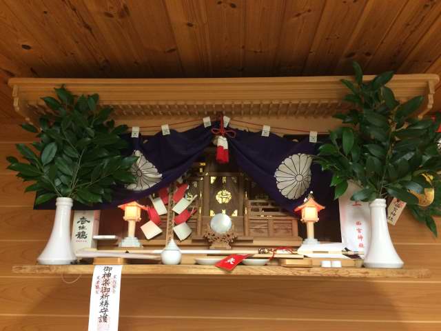 施工例１４ 別誂えの棚板および神棚の取付　イメージ